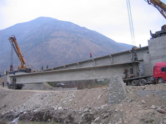 汶都公路橋梁吊裝.jpg 汶都公路橋梁吊裝.jpg