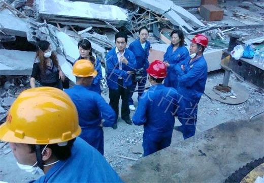 公司領導及辦公室人員慰問救災勇士_看圖王.jpg 公司領導及辦公室人員慰問救災勇士_看圖王.jpg