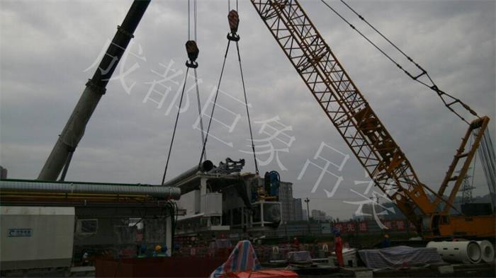 上海航空港局盾構(gòu)機吊裝2.jpg