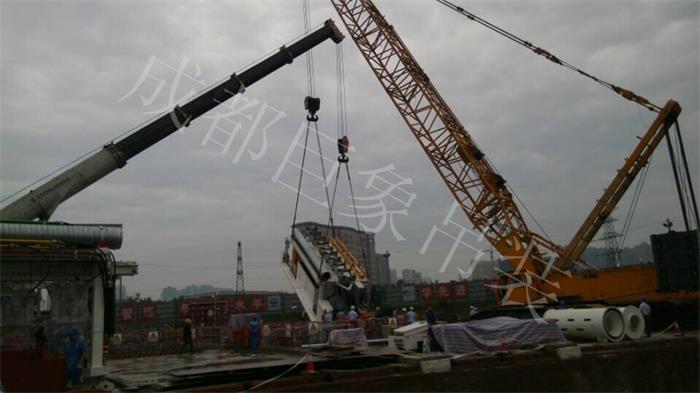 上海航空港局盾構(gòu)機吊裝3.jpg